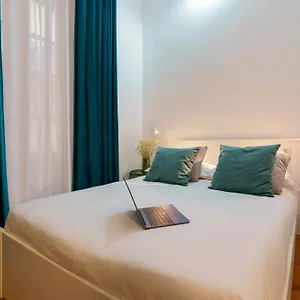 Bed & Breakfast Crossroad Four - Locazione Turistica Cagliari